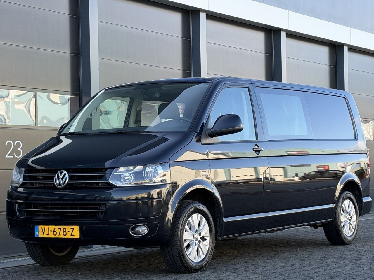 Volkswagen Transporter 2.0 TDI 140PK L2-H2 Navi DC 5-PERS, Auto's, Radio, 1961 kg, Volkswagen, Bedrijf