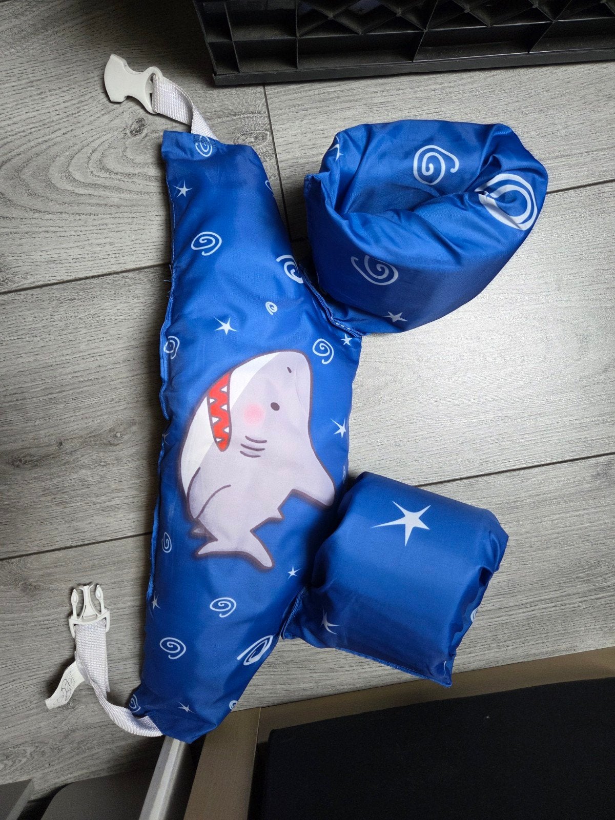 Blauw zwemvest met haaienprint voor kinderen, Gebruikt, Jongetje of Meisje, Overige maten, Ophalen of Verzenden