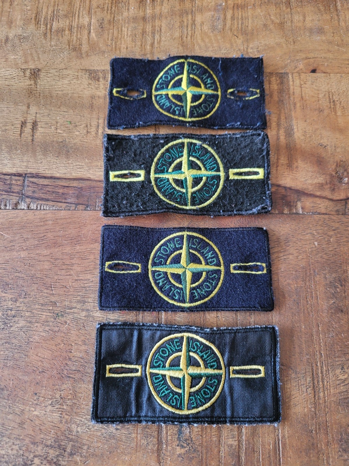 4 Stone Island emblemen / merkplaatjes, Ophalen of Verzenden, Gebruikt, Overige applicaties