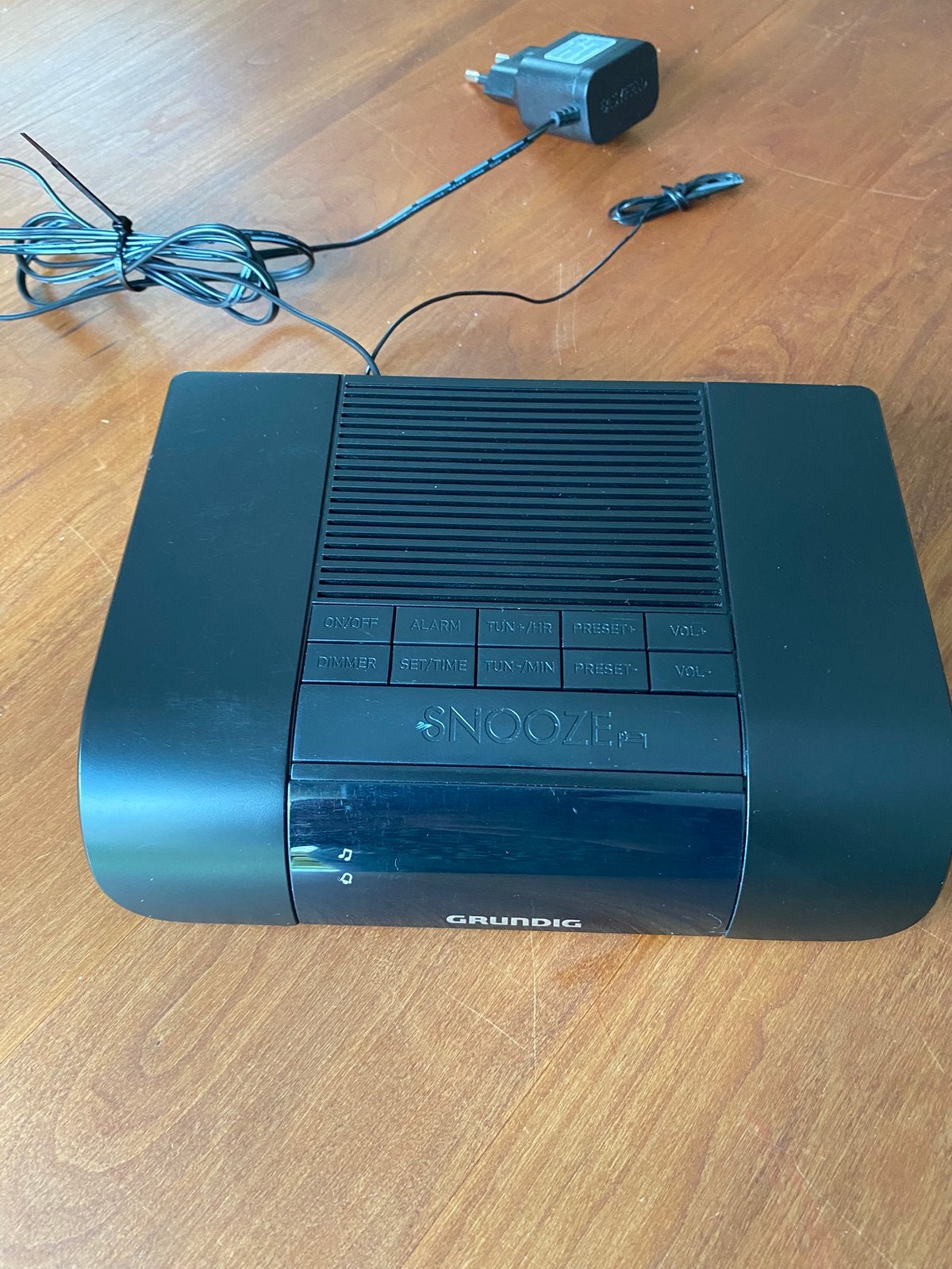 Wekkerradio Grundig, Ophalen of Verzenden, Zo goed als nieuw