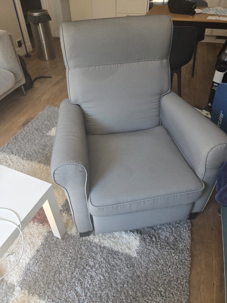 IKEA reclining soft armchair, Huis en Inrichting, Fauteuils, Ophalen, 75 tot 100 cm, Zo goed als nieuw, 75 tot 100 cm