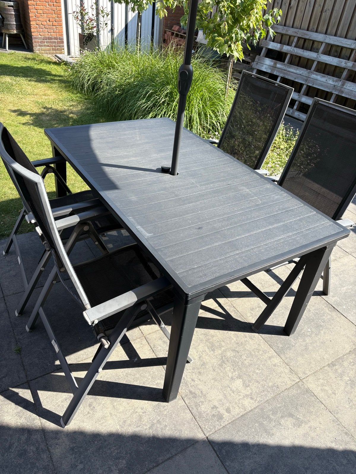 Tuinset met 4 stoelen en tafel - Grijs/Zwart, Ophalen, 4 zitplaatsen, Kunststof, Gebruikt