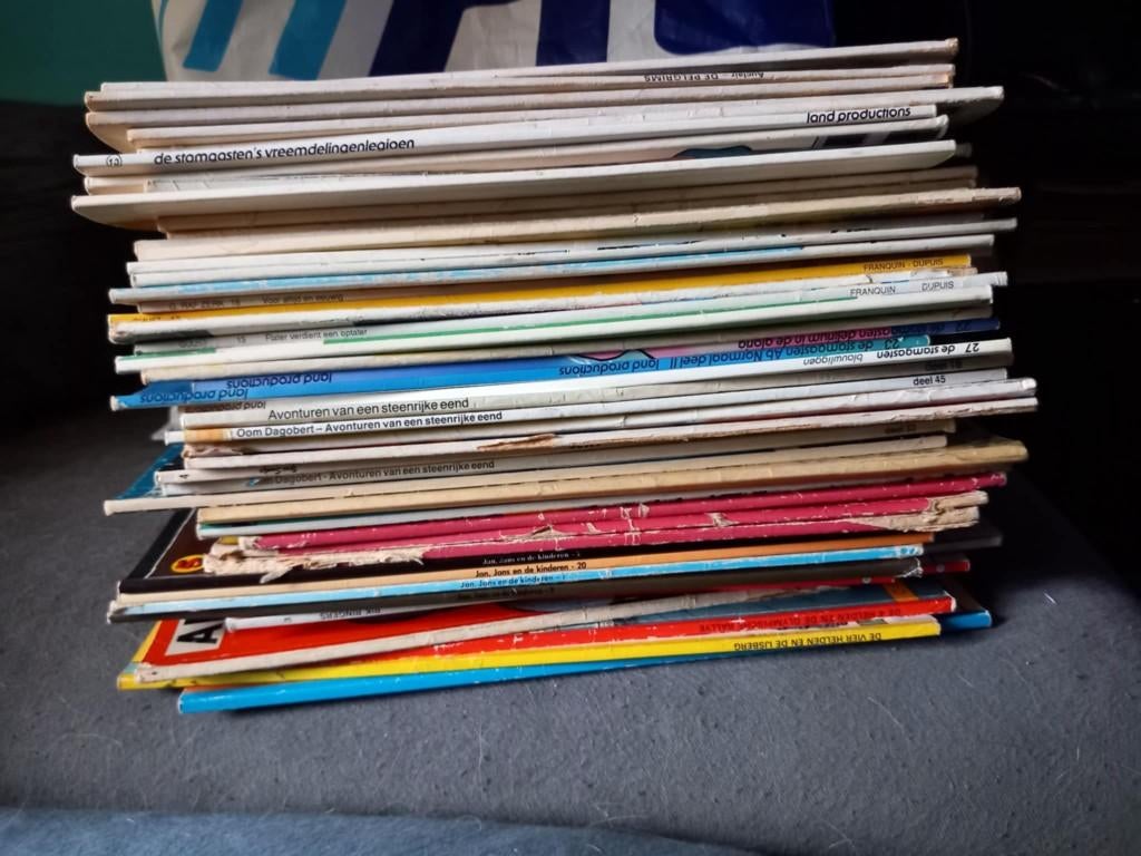50x verschillende strips 20 euro weg is weg, Eén stripboek, Ophalen of Verzenden, Gelezen