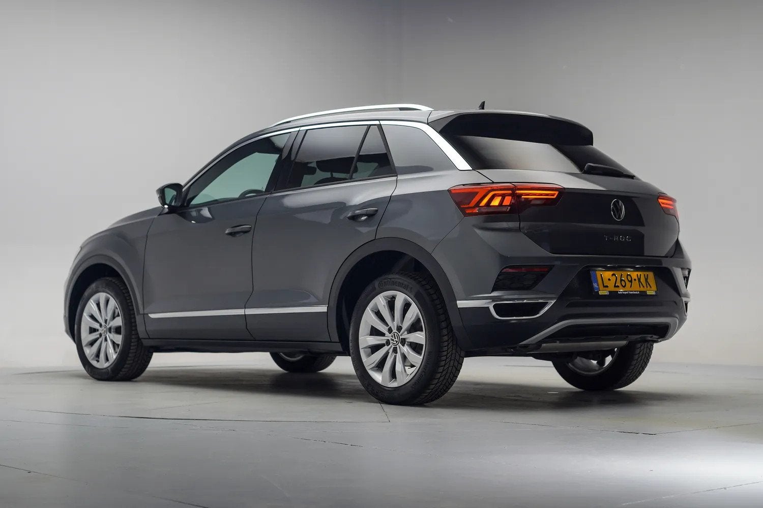 Volkswagen T-Roc 1.5 TSI 150pk Sport Executive Aut. [ Virtua, 1254 kg, 4 cilinders, 150 pk, Bedrijf
