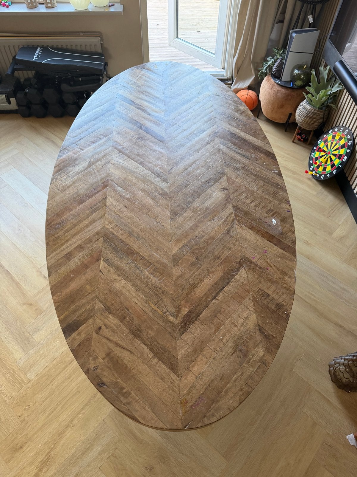 Ovale eettafel visgraat motief mangohout, Huis en Inrichting, Ophalen, Gebruikt, 50 tot 100 cm, Vijf personen of meer