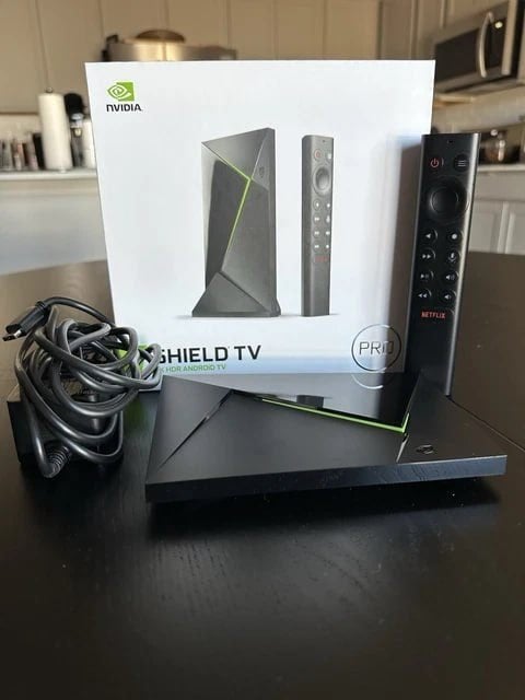 NVIDIA SHIELD TV Pro, Ophalen of Verzenden, Zo goed als nieuw
