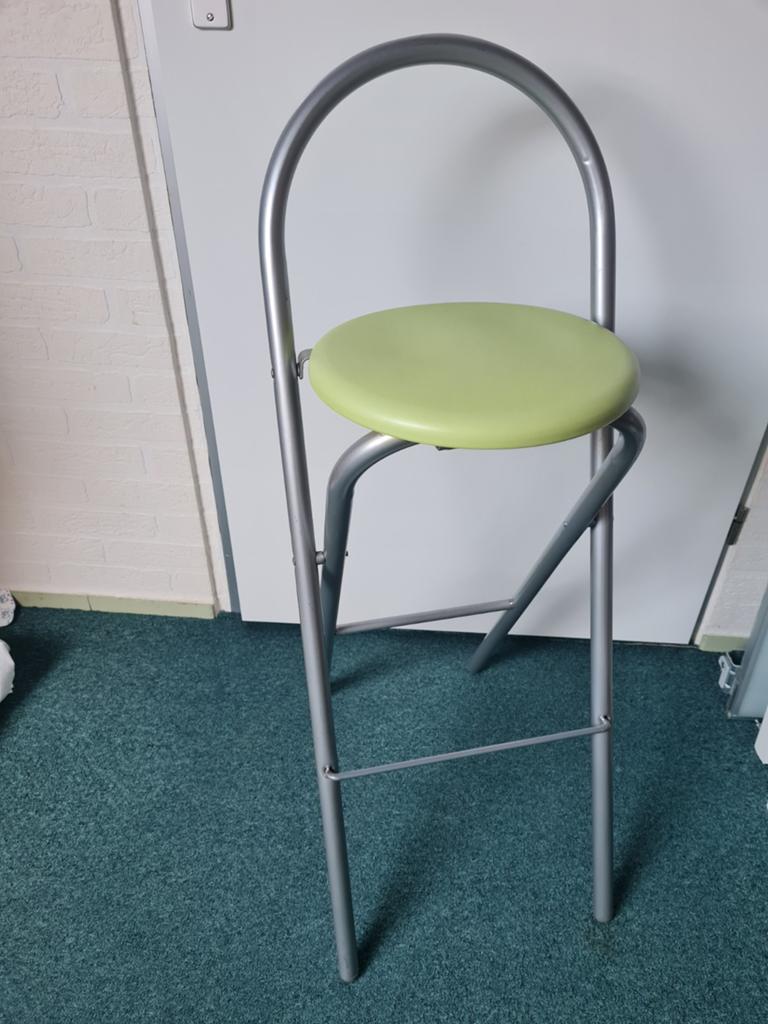 Inklapbare keuken kruk, Huis en Inrichting, Barkrukken, 1 kruk, Ophalen, 60 tot 90 cm
