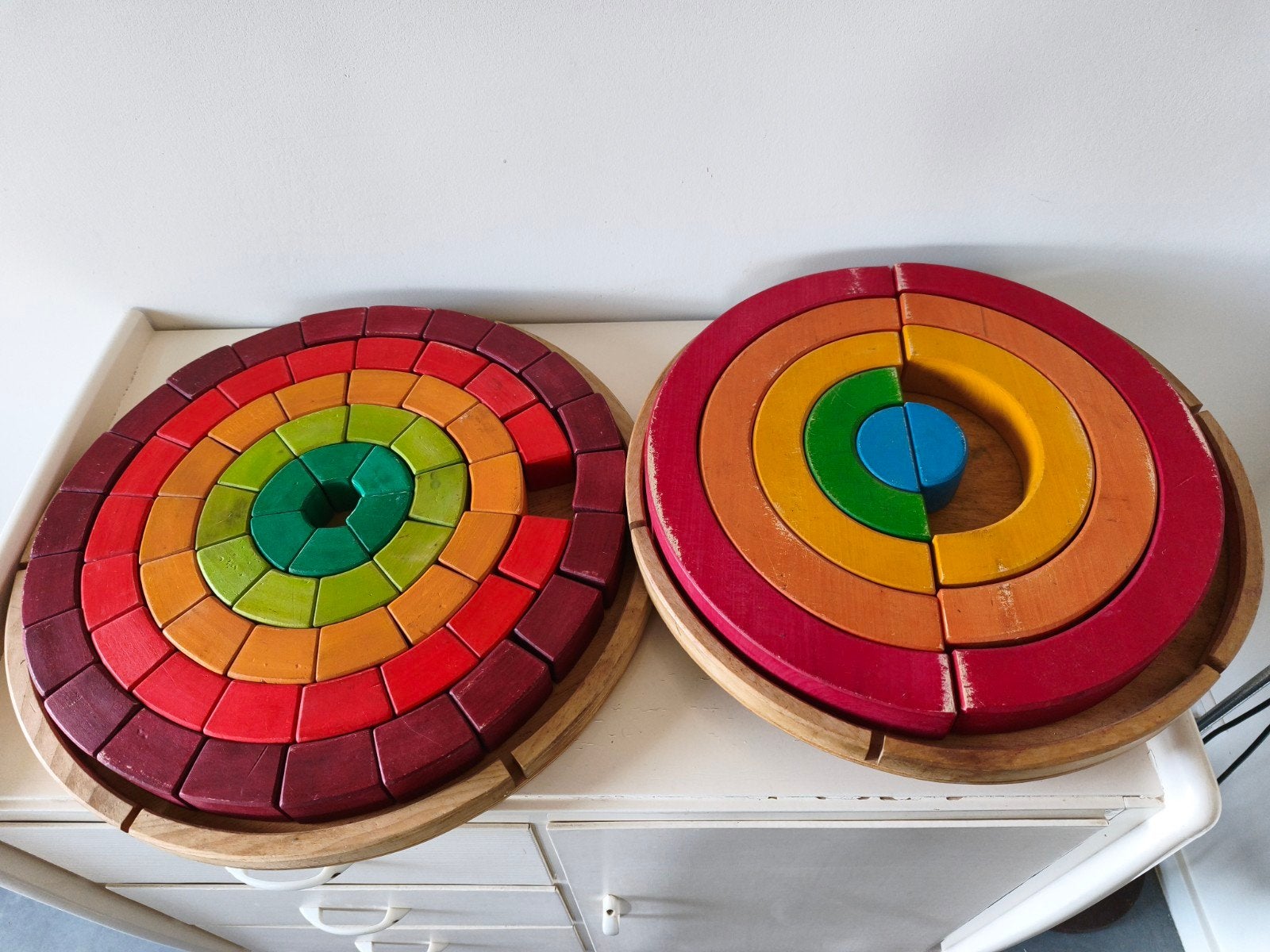 2x vintage Grimms regenboog en blokken op houten onderbord, Ophalen, Gebruikt, Overige typen