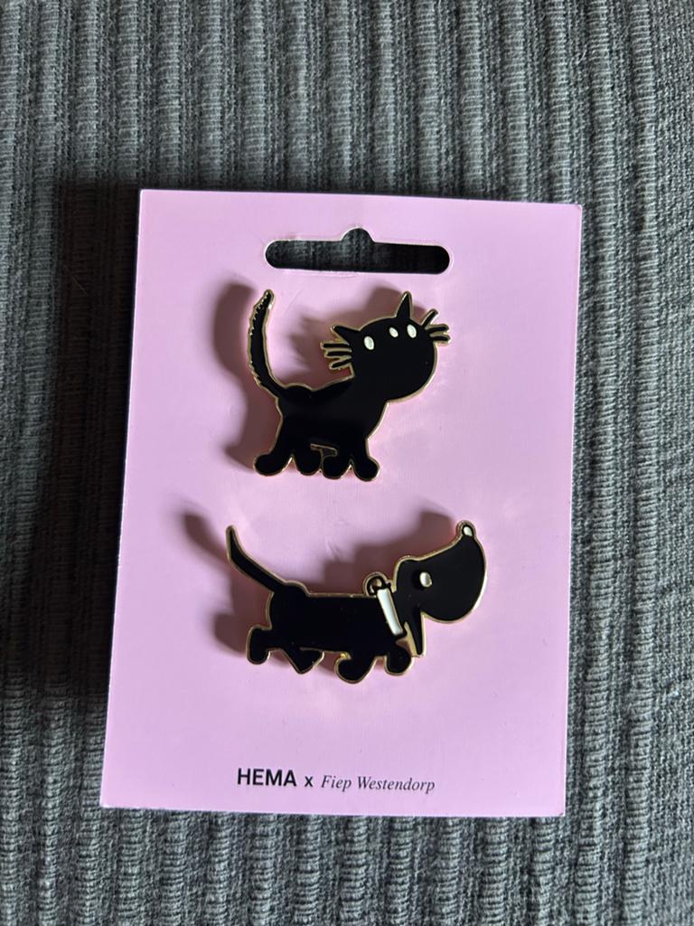 Takkie en Siepie pin set - HEMA x Fiep Westendorp, Verzamelen, Speldjes, Pins en Buttons, Ophalen of Verzenden, Nieuw, Figuurtje