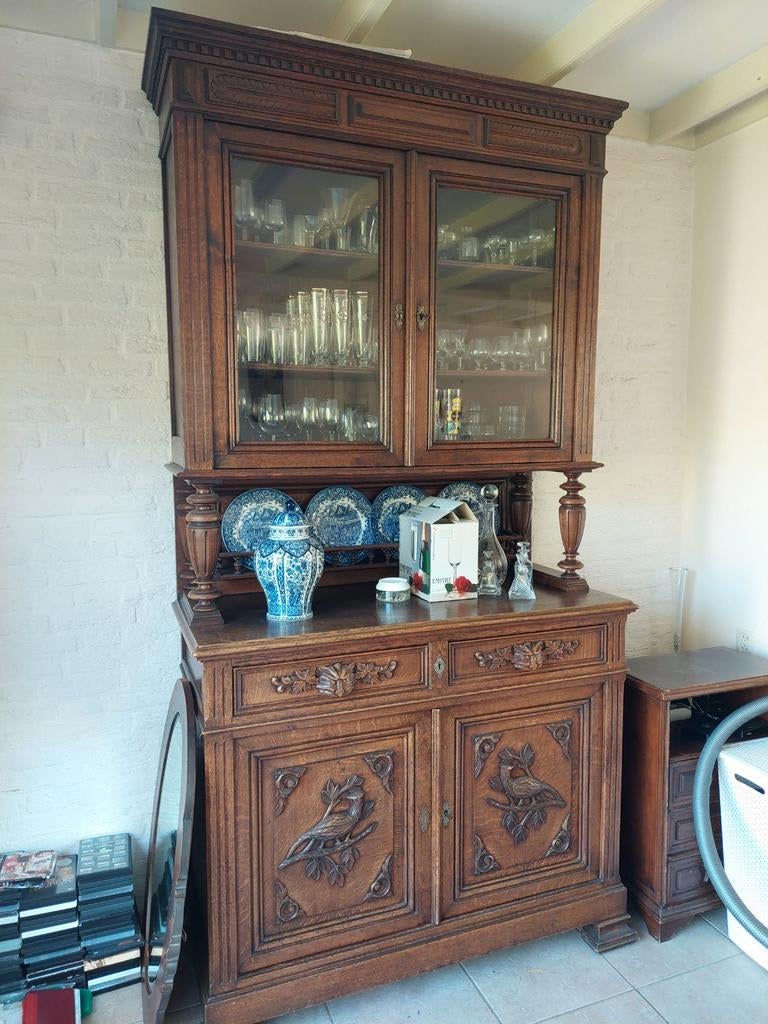 T.e.a.b. Eiken Buffetkast met Vitrine en Snijwerk, Ophalen
