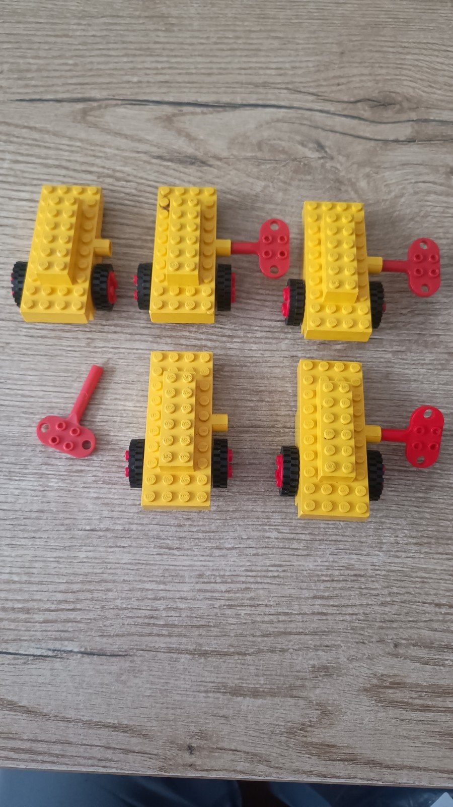 Vintage LEGO Opwindauto's - Gele Blokken met Rode Sleutel, Ophalen of Verzenden, Gebruikt, Complete set, Lego