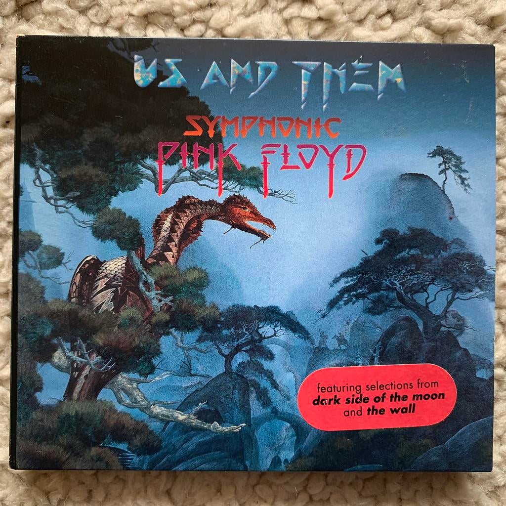 Cd / Us and them / symphonic pink floyd, Ophalen of Verzenden, Zo goed als nieuw