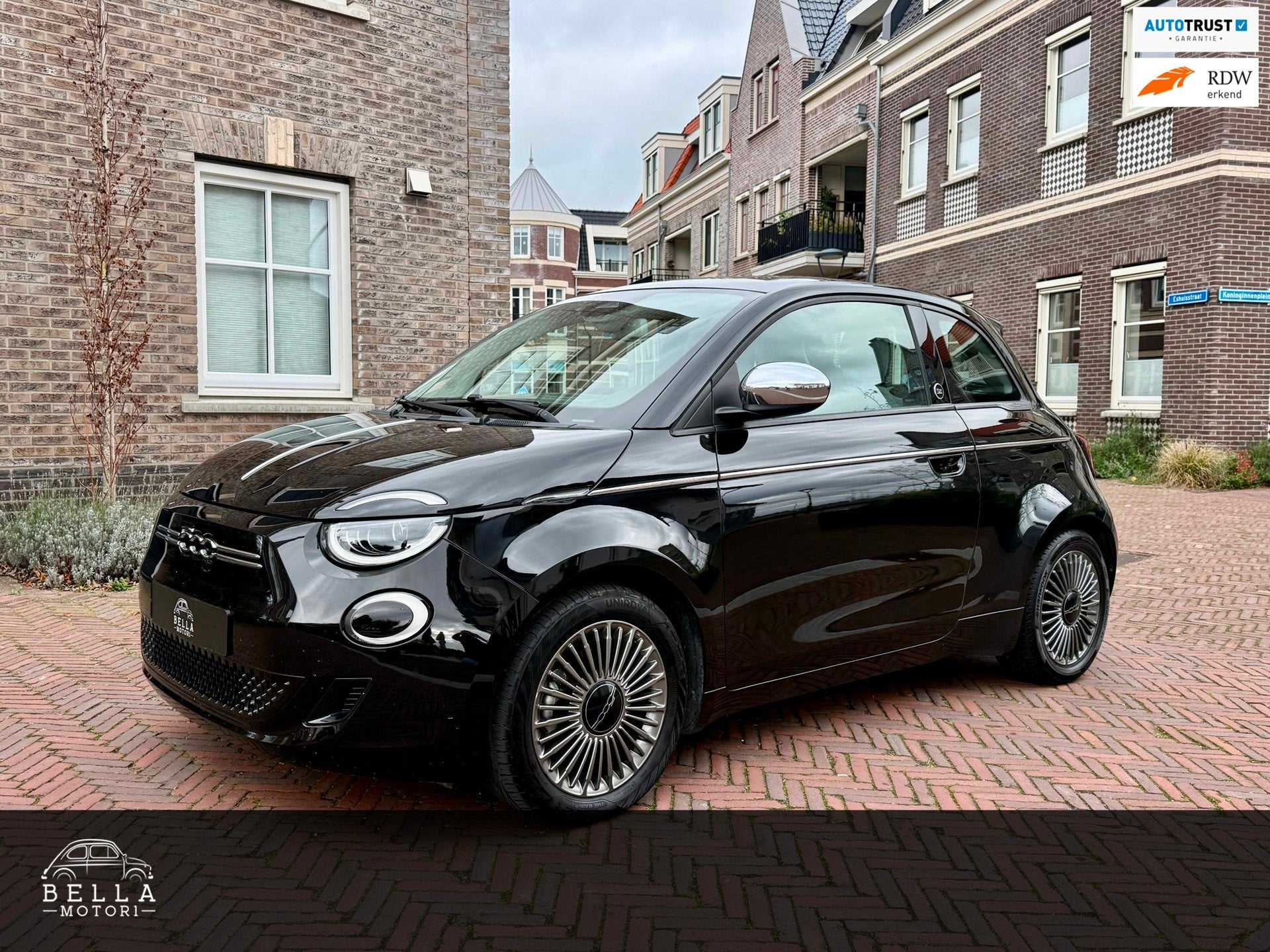 Fiat 500e France Edition 42 kWh | RIJKLAARPRIJS | SOH 96,1%, Auto's, Dealer onderhouden, Stof, Gebruikt, 118 pk