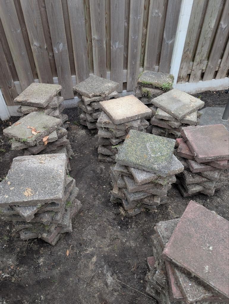 Gratis stoeptegels af te halen (zsm), Ophalen, Gebruikt, Beton, Terrastegels