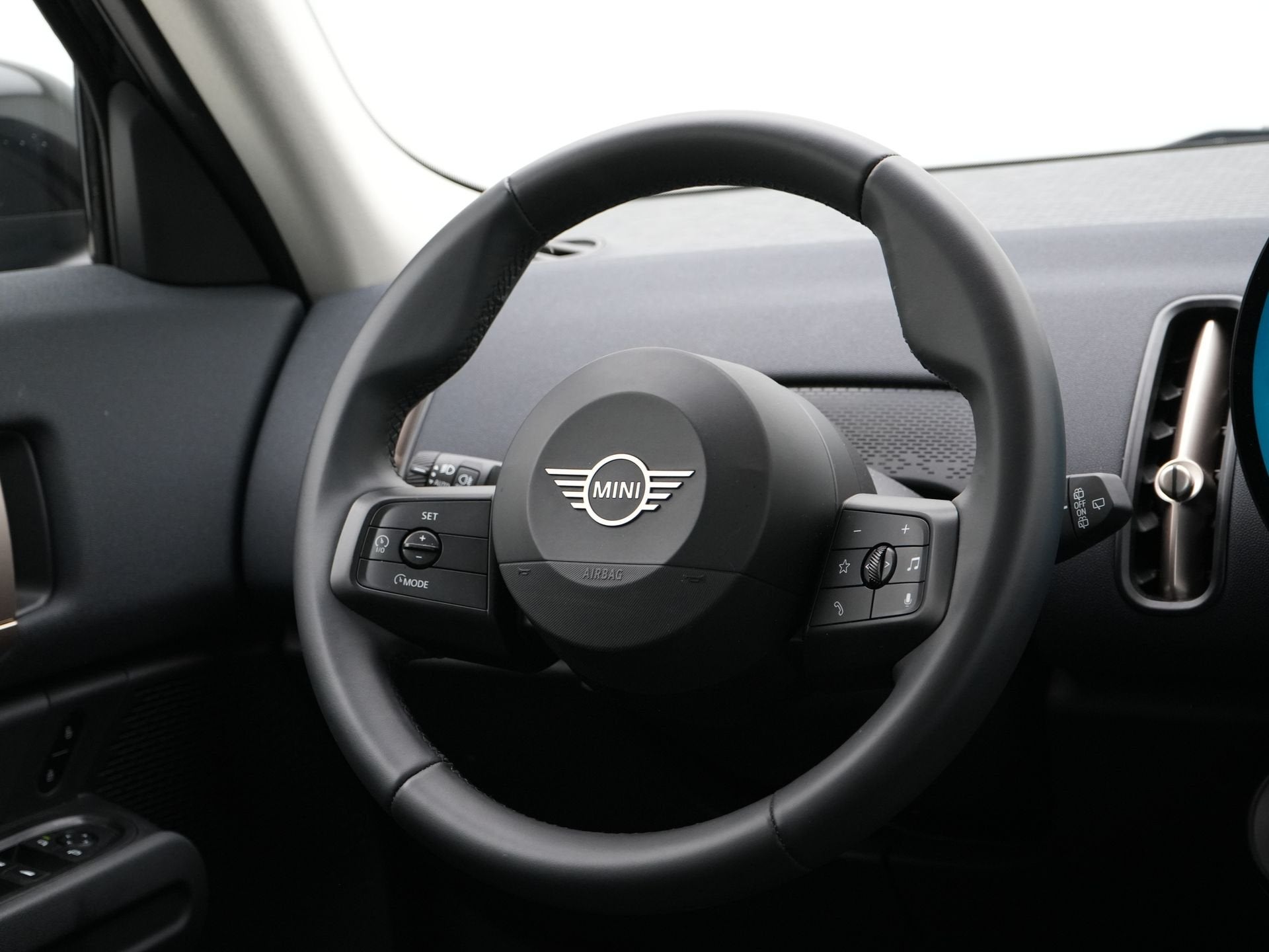 MINI Countryman E Essential Accu conditie 100% (bj 2024), Auto's, Stof, Gebruikt, Countryman, Met garantie (alle)