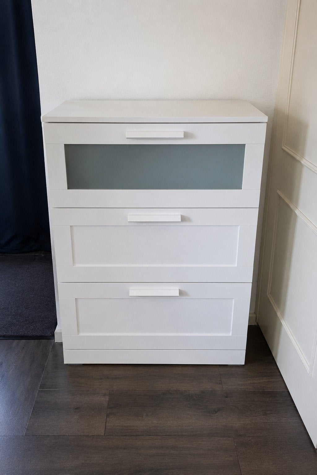 IKEA BRIMNES ladekast met 3 laden en matglas, Huis en Inrichting, Kasten | Ladekasten, 3 of 4 laden, Minder dan 100 cm, 25 tot 50 cm