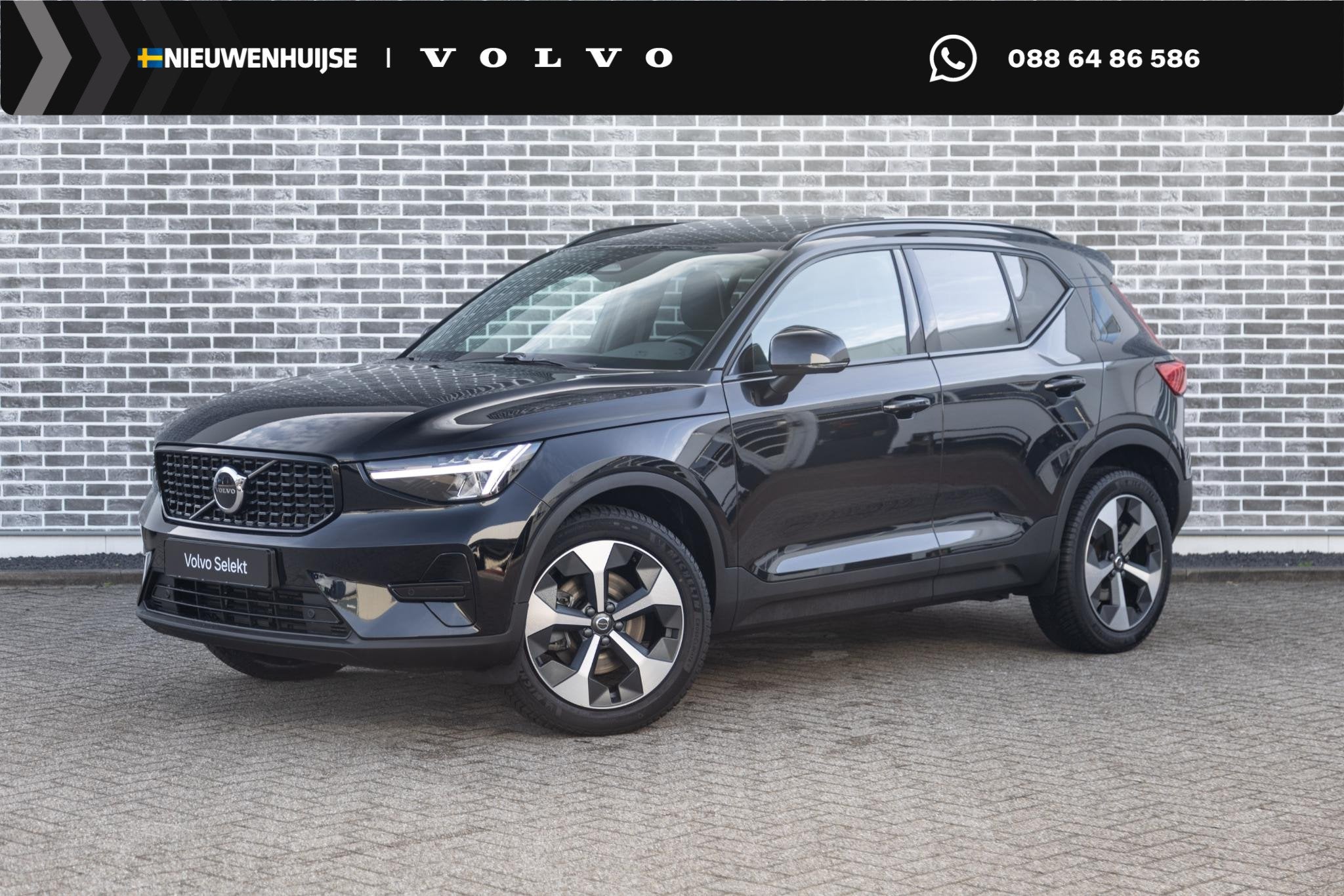 Volvo XC40 2.0 B4 Plus Dark | Trekhaak | Panoramadak | Licht, Gebruikt, Euro 6, 4 cilinders, Leder en Stof