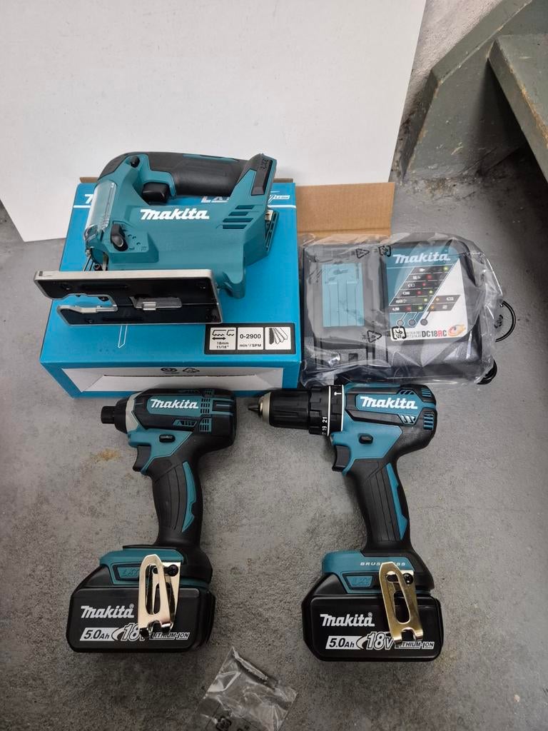 Makita set nieuw 18v boor en slagschroef en  decoupeerzaag, Ophalen of Verzenden, Nieuw
