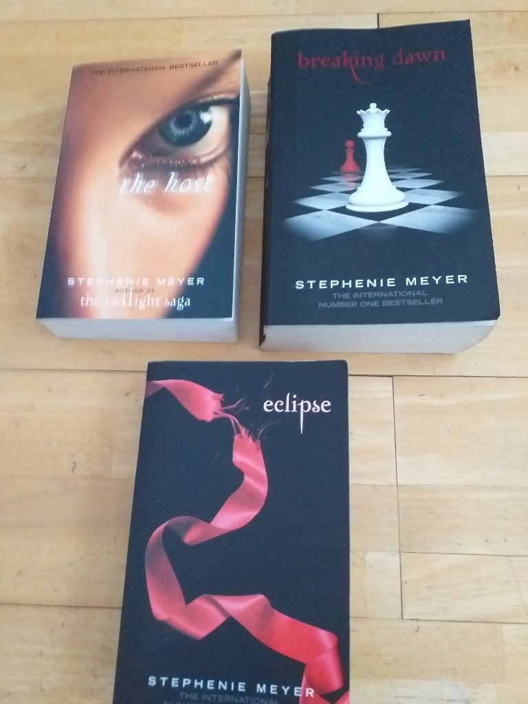 3 Engelstalige boeken Stephanie Meyer, Ophalen of Verzenden, Zo goed als nieuw