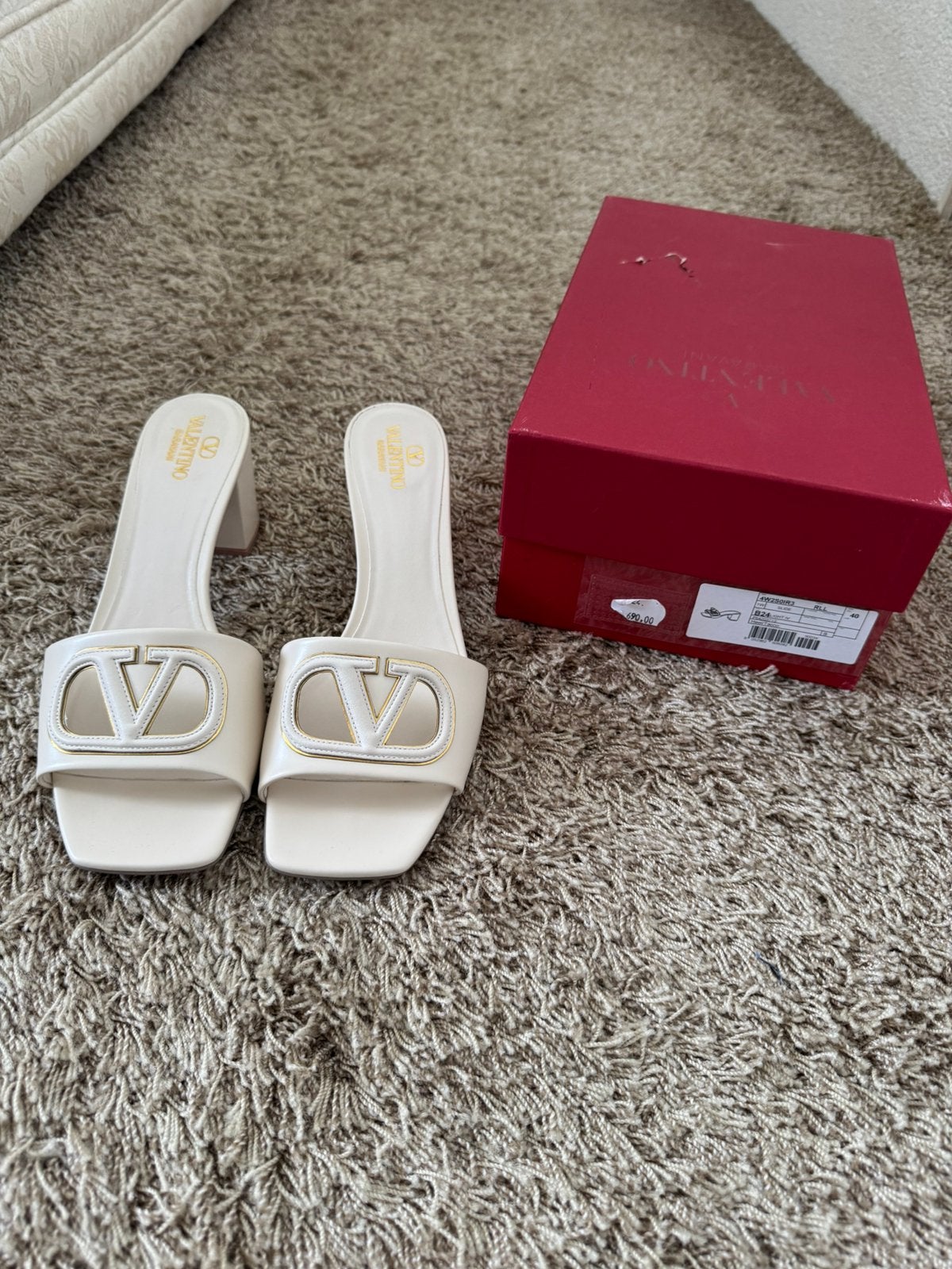 Valentino muiltjes maat 40 nieuw, Ophalen of Verzenden, Zo goed als nieuw, Beige, Sandalen of Muiltjes