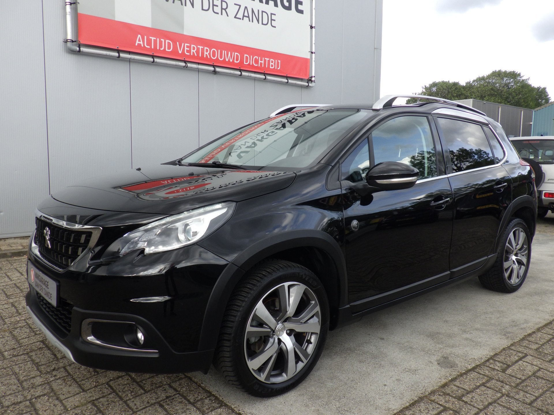 Peugeot 2008 1.2 AUT Crossway Kompas, Panodak, Camera, Trekh, Auto's, Gebruikt, Zwart, 1199 cc, 1165 kg