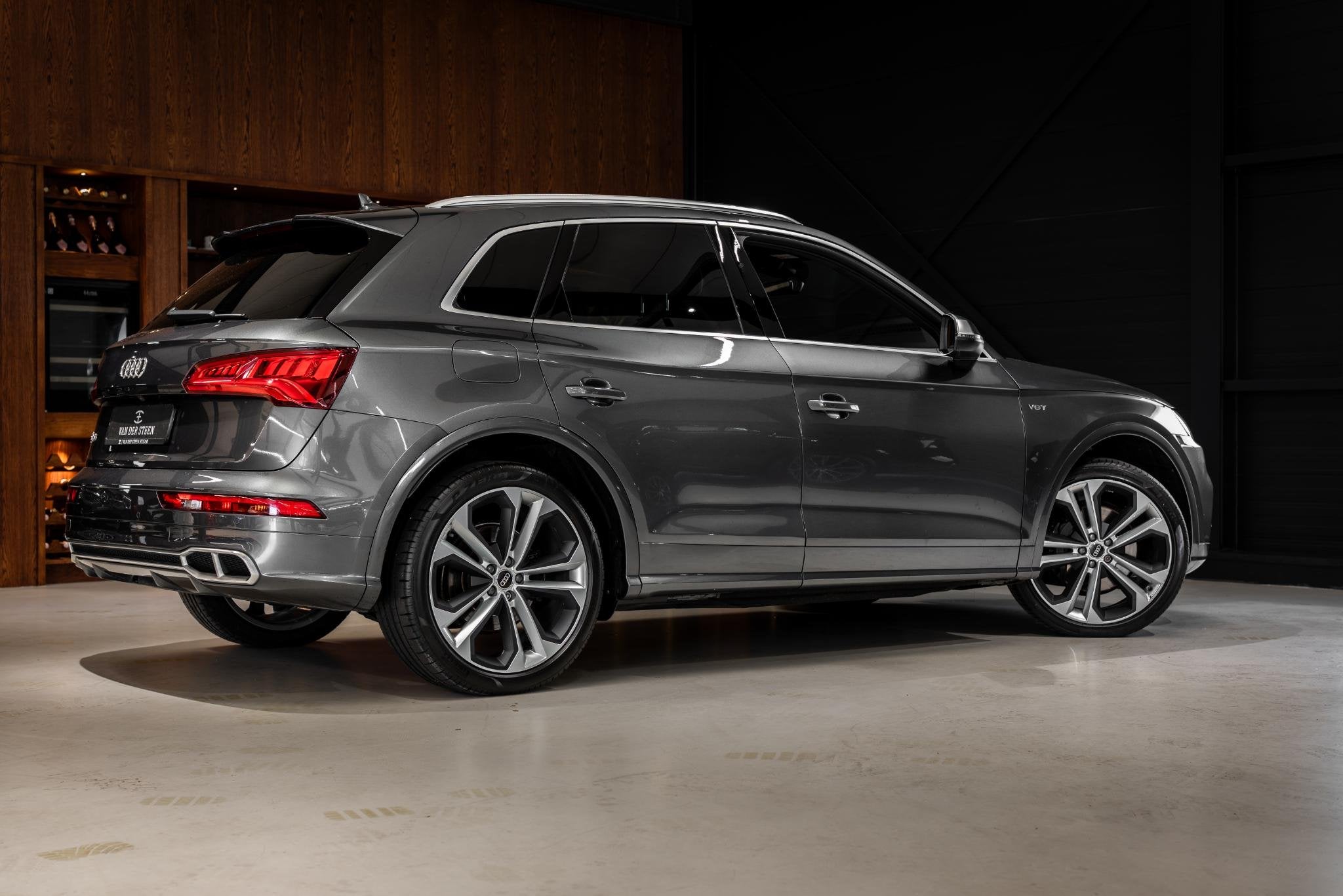 Audi SQ5 3.0 TFSI quattro Pro Line Plus Carbon | B&O | Memor, Auto's, Audi, Automaat, Automatische klimaatregeling, Stof, Gebruikt