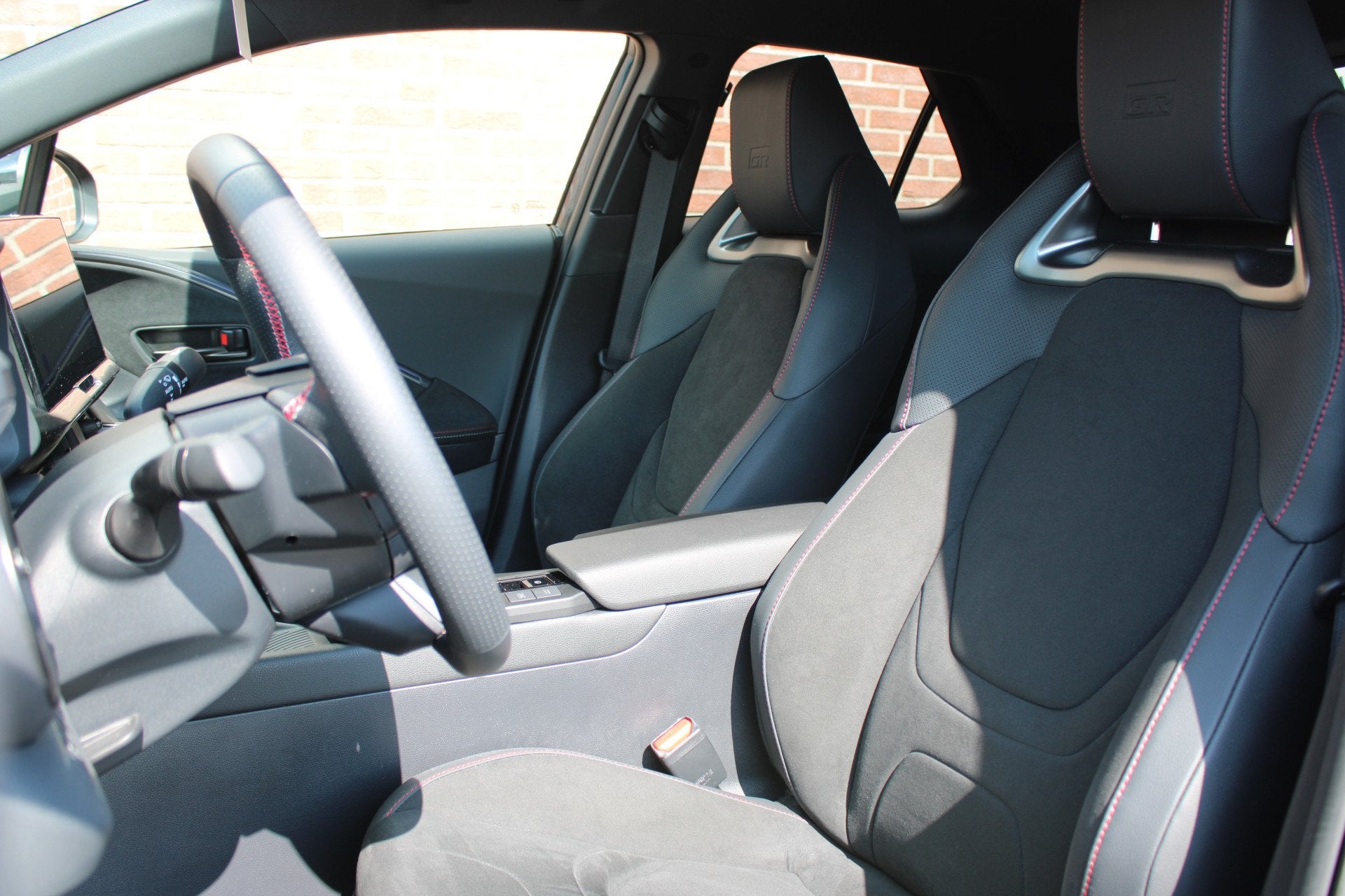 Toyota C-HR 2.0 Plug-in Hybrid 220PK GR SPORT |JBL-AUDIO|SPO, Automatische klimaatregeling, 4 cilinders, Blauw, Bedrijf