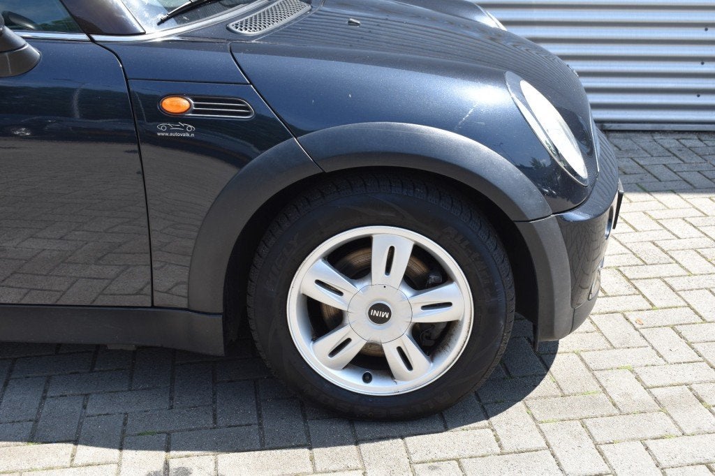 Mini ONE 1.6 ONE PEPPER  AIRCO  APK TOT 1-2027  MEENEEMPRIJS, Auto's, Voorwielaandrijving, 15 km/l, 4 stoelen, Zwart