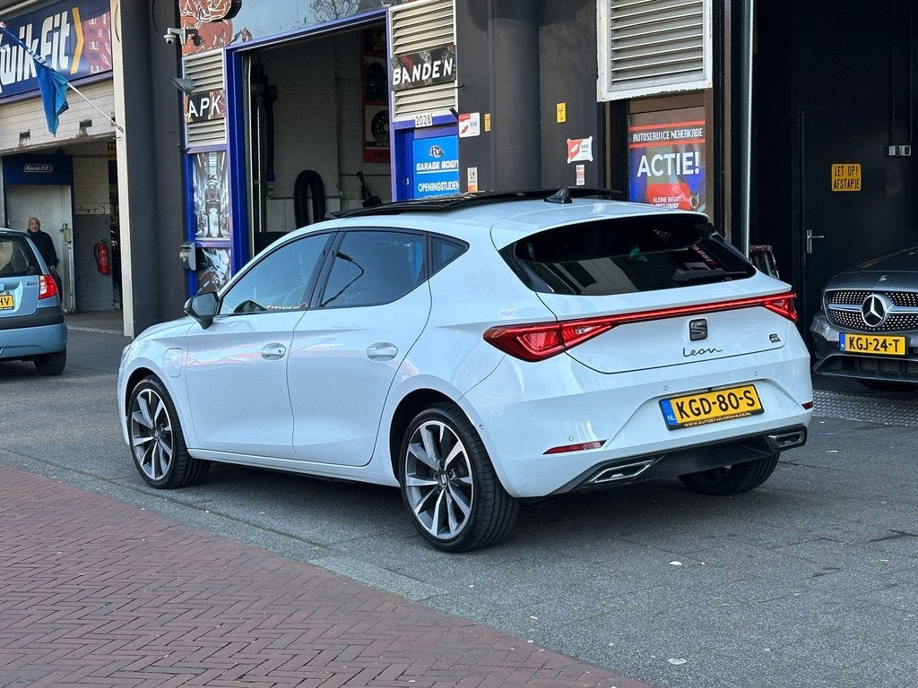 Seat LEON 1.4 TSI eHybrid PHEV FR Virtual Pano Sfeerverlicht, Stof, Gebruikt, Euro 6, 150 pk