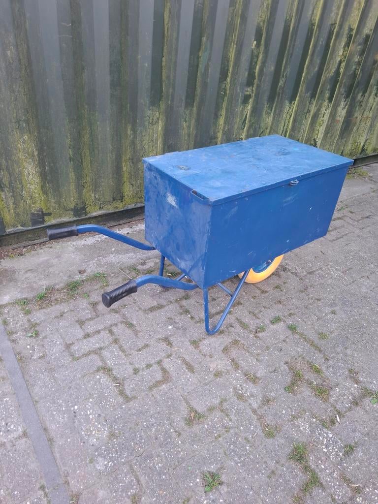 Blauwe kruiwagen met opbergkist - Handig en stevig, Tuin en Terras, Kruiwagens, Ophalen, Gebruikt, Handmatig, Onbekend