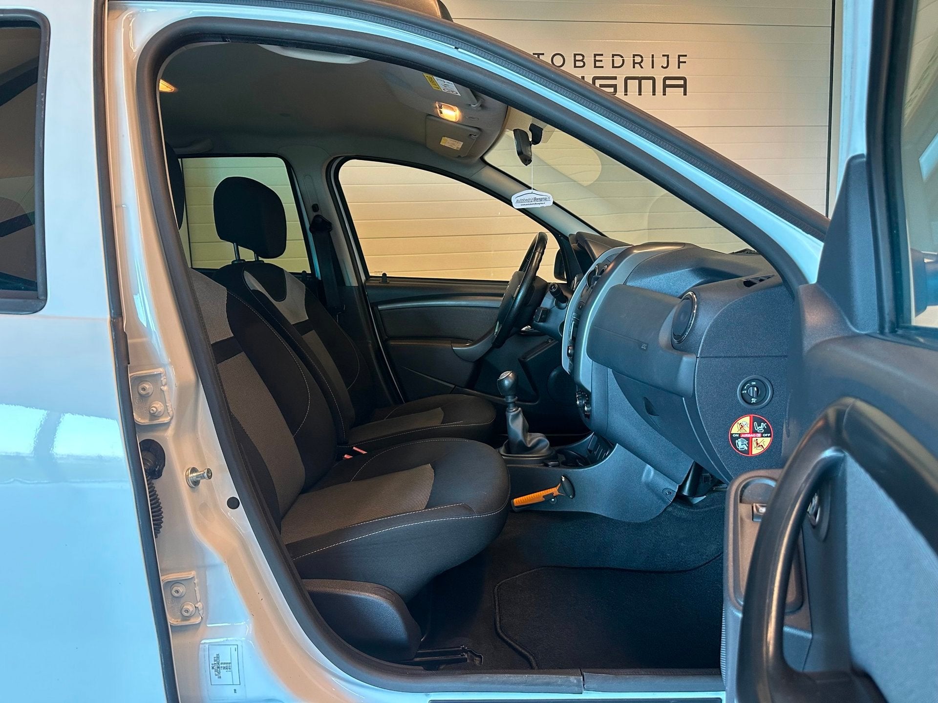 Dacia Duster 1.2 TCe 4x2 Lauréate/AIRCO/CRUISE CONTROL/ISOF, Auto's, Voorwielaandrijving, Gebruikt, 4 cilinders, 635 kg