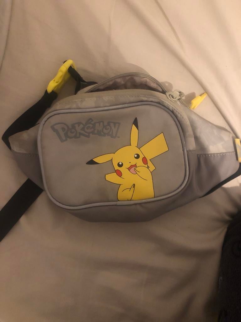Pokémon heuptasje met Pikachu, Gebruikt, Minder dan 30 cm, Disney of Dora, Ophalen of Verzenden