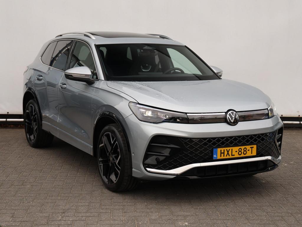 Volkswagen Tiguan 1.5 eHybrid R-Line Edition 204PK DSG | Pan, Auto's, Automatische klimaatregeling, Stof, 150 min, Bedrijf