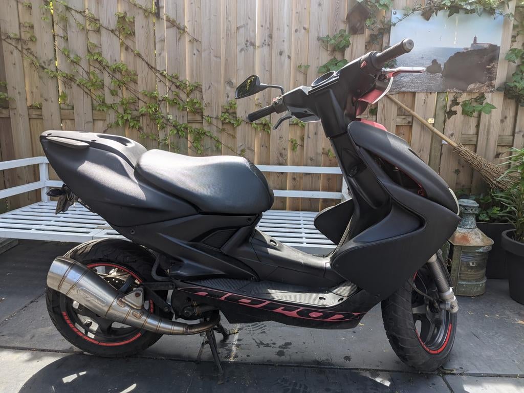 Yamaha aerox 50cc 2 takt van 2010, Ophalen, Tweetakt, Gebruikt, Aerox