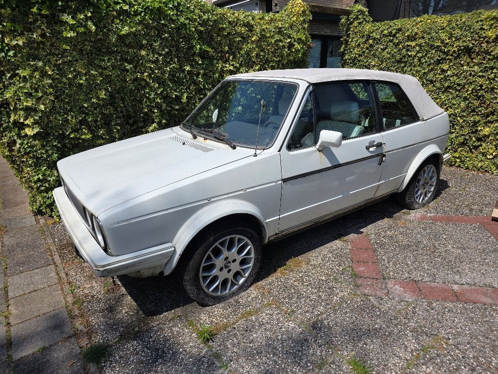 Volkswagen Golf 1 1.8 GLI Cabriolet 1984 Wit, Auto's, Voorwielaandrijving, 4 cilinders, Cabriolet, Overige bekleding