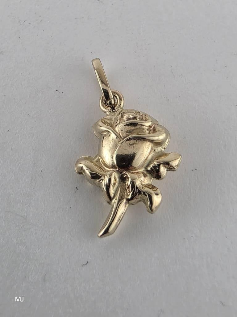 Gouden hanger roosje                                    G100, Gebruikt, ., Ophalen of Verzenden, .