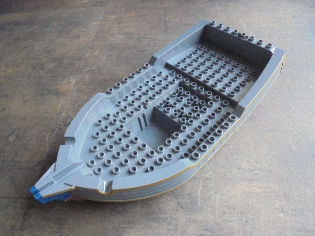 Lego Duplo Boat Hull 12x24 on Wheels (zie foto's) 2, Kinderen en Baby's, Speelgoed | Duplo en Lego, Ophalen of Verzenden, Gebruikt