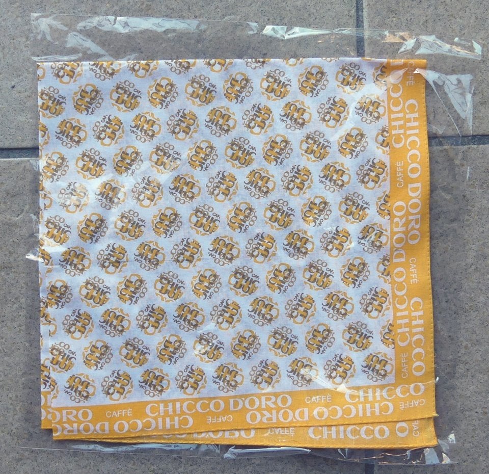 Cafe Chicco d'Oro sjaal geel vierkant sjaaltje, Ophalen of Verzenden, Nieuw, Gebruiksvoorwerp
