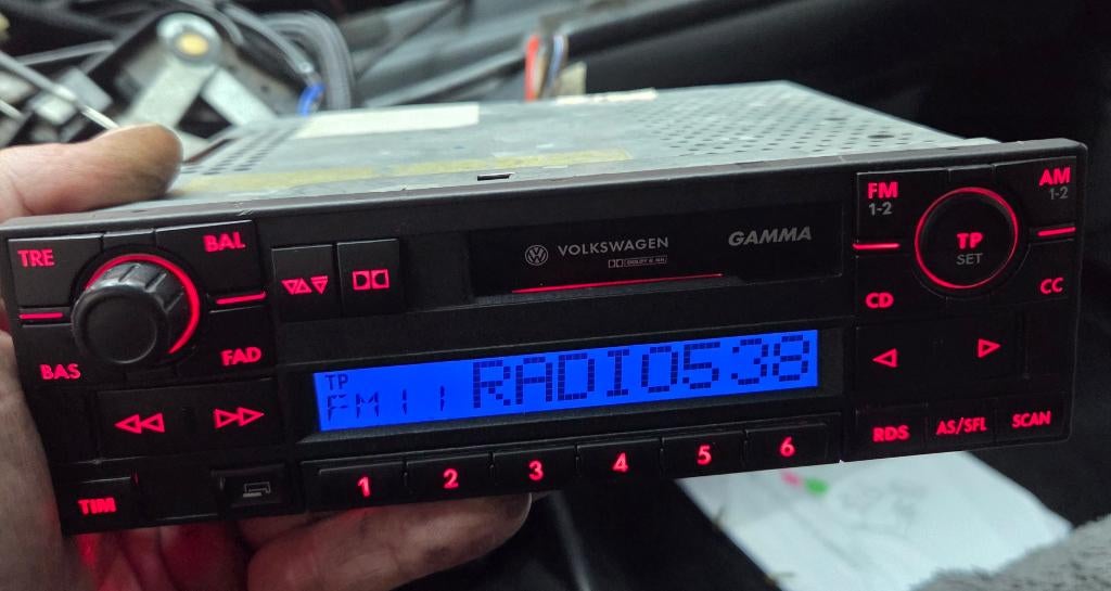 Volkswagen Gamma 4 autoradio (met codekaartje), Auto diversen, Autoradio's, Ophalen of Verzenden, Zo goed als nieuw