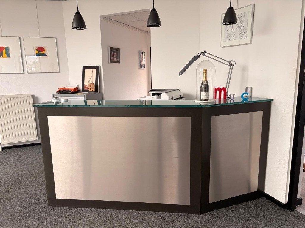 Moderne stevige (receptie)balie met glazen bovenblad, Huis en Inrichting, Ophalen, Gebruikt