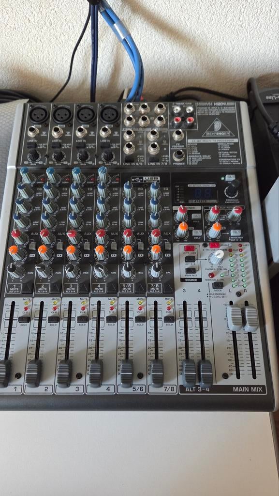 Behringer XENYX 1204 USB mixer - Zo goed als nieuw, Muziek en Instrumenten, Mengpanelen, Ophalen of Verzenden