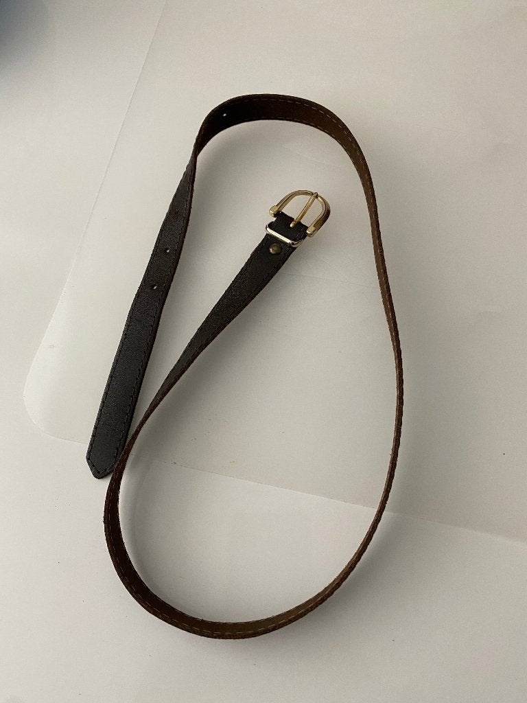 Donkerbruine leren riem met gouden gesp, Minder dan 3 cm, 80 tot 90 cm, Bruin, Echt leder