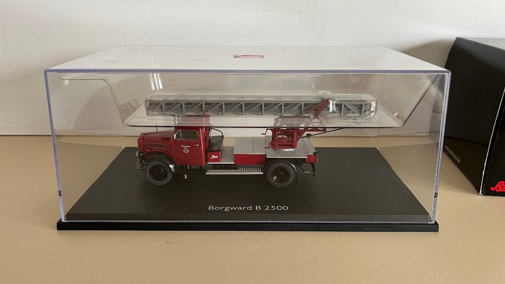 Schuco 1:43 Borgward B2500 Brandweer Feuerwehr Nieuw, Hobby en Vrije tijd, Ophalen of Verzenden, Nieuw, Bus of Vrachtwagen, Schuco