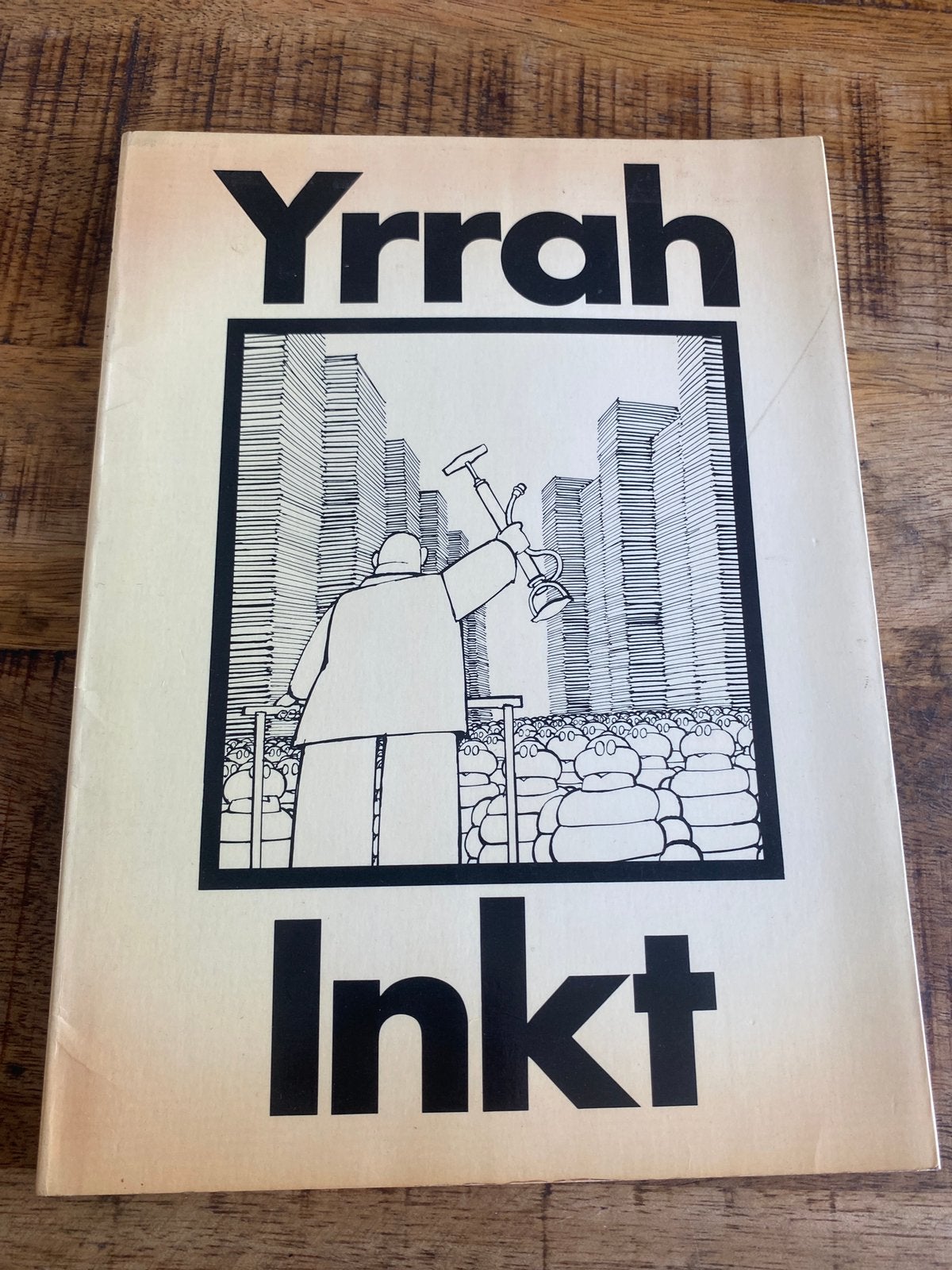 YRRAH INKT 1E DRUK 1983, Boeken, Ophalen of Verzenden, Gelezen