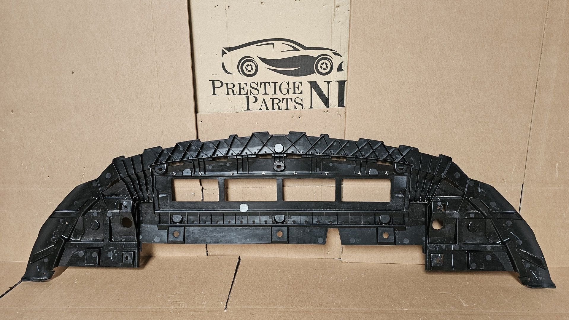 Onderplaat Mercedes CLA FACELIFT 45 45S AMG A1188856203, -, Voor, -, Nieuw