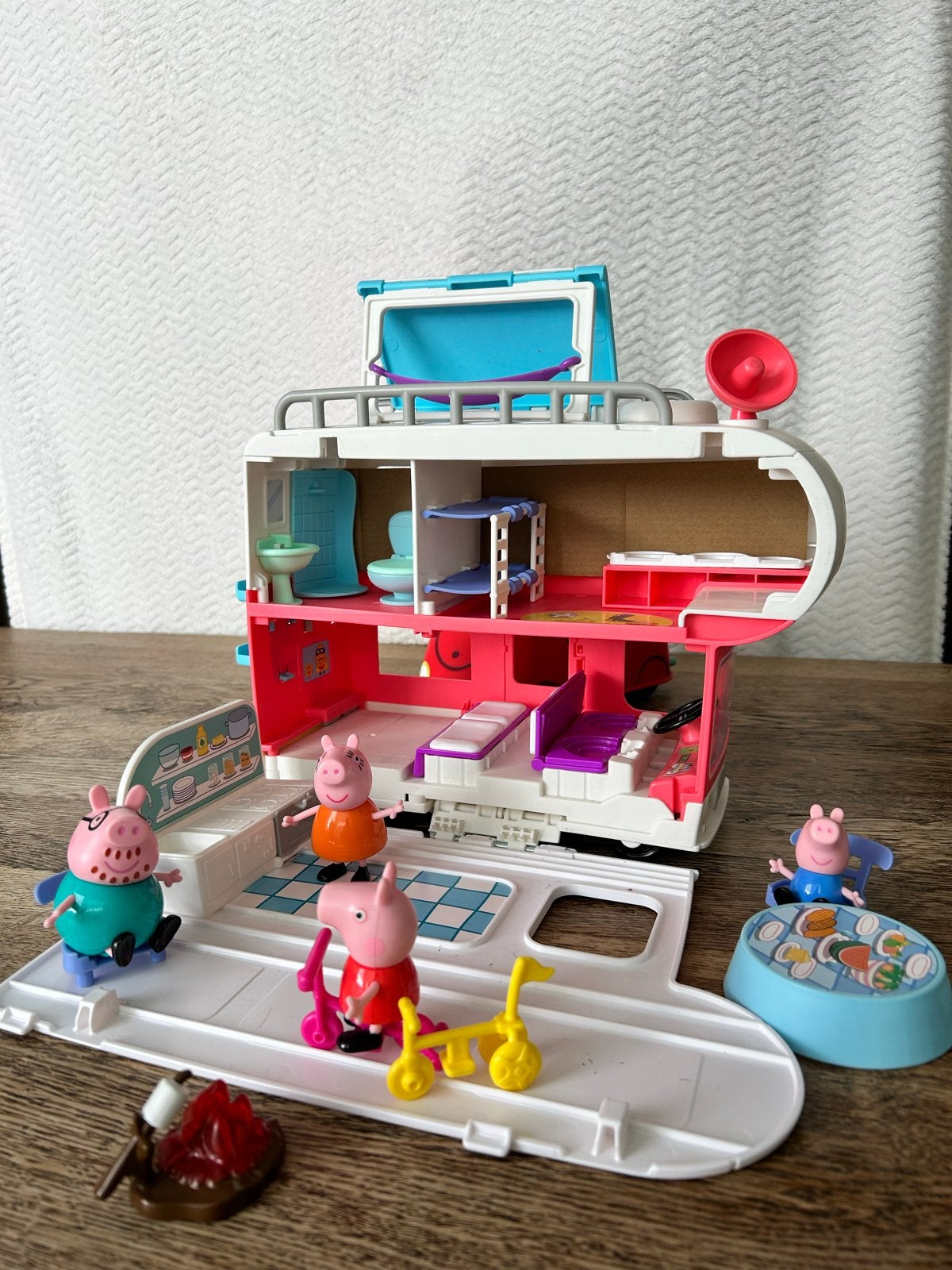 Peppa Pig Campervan Speelset met Figuren en Accessoires, Kinderen en Baby's, Ophalen, Zo goed als nieuw, Jongen of Meisje