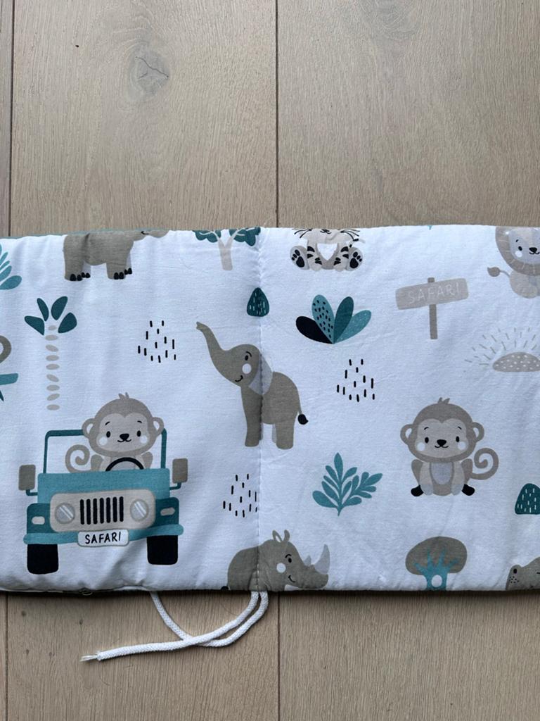 Bedbumpers 2 stuks jungle thema, Kinderen en Baby's, Kinderkamer | Beddengoed, Gebruikt, Jongetje of Meisje, Wit, Overige typen