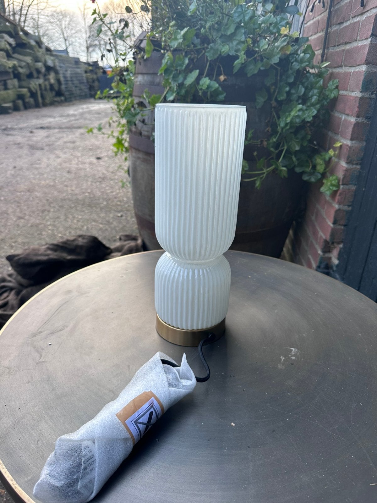 PTMD Zhen White Embossed Rib Glass Table Lamp L, Ophalen, Zo goed als nieuw, Rond