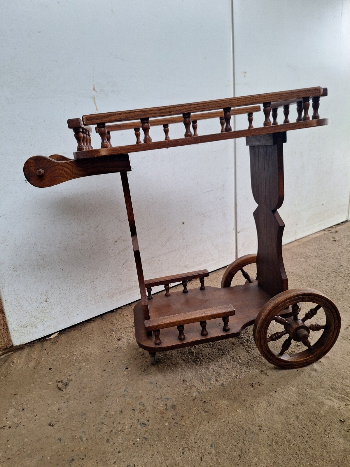 Houten serveerwagen, Ophalen