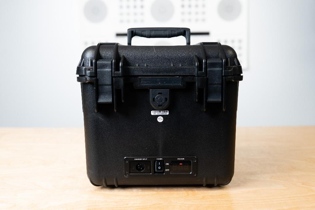 Swit S-4010 Dual 14.4V Power Station Box (V-mount), Overige typen, Overige soorten, Minder dan 8x, Zo goed als nieuw